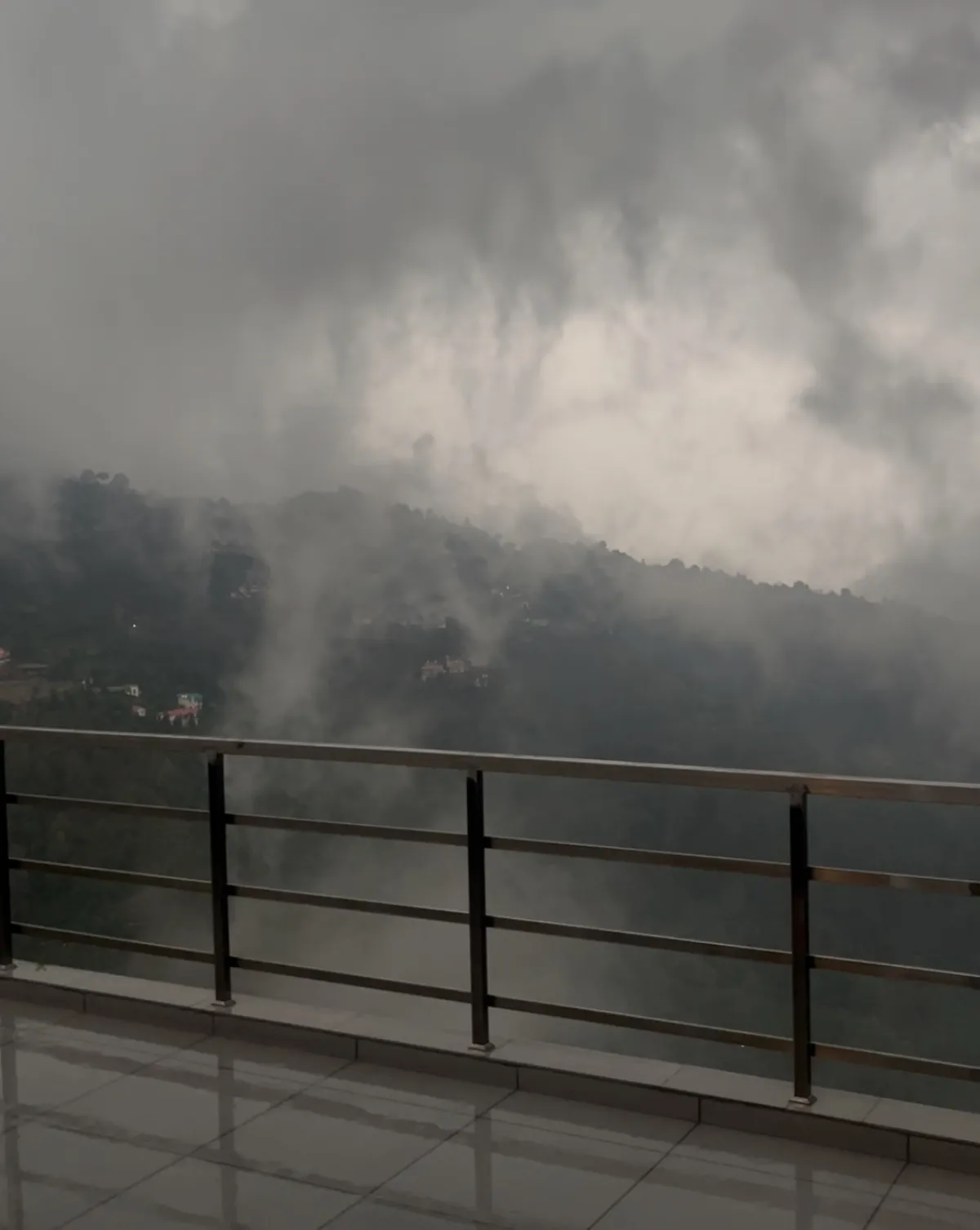 Cloud coming across the property, Hotel Cloud Inn, Ramgarh, Nainital