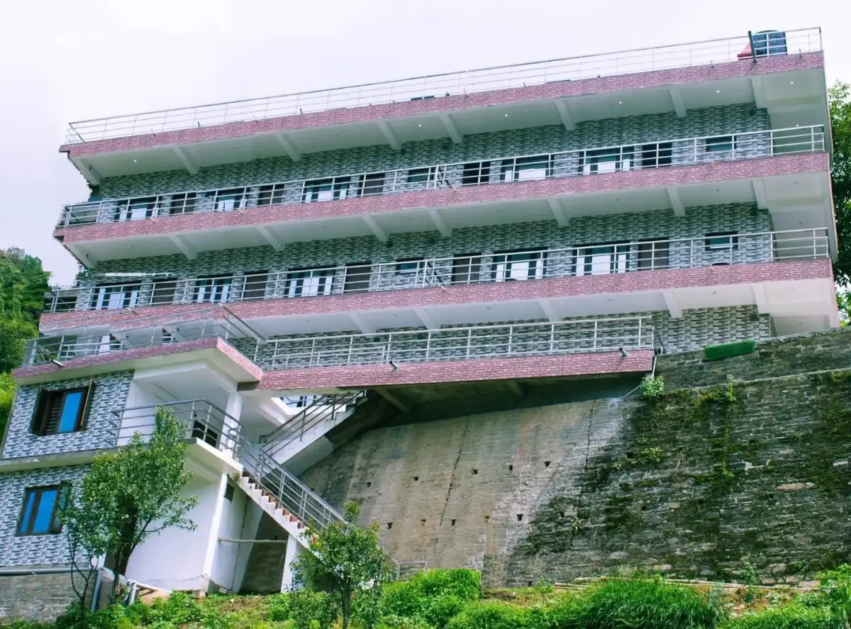 The building seen from outside, Hotel Cloud Inn, Ramgarh, Nainital