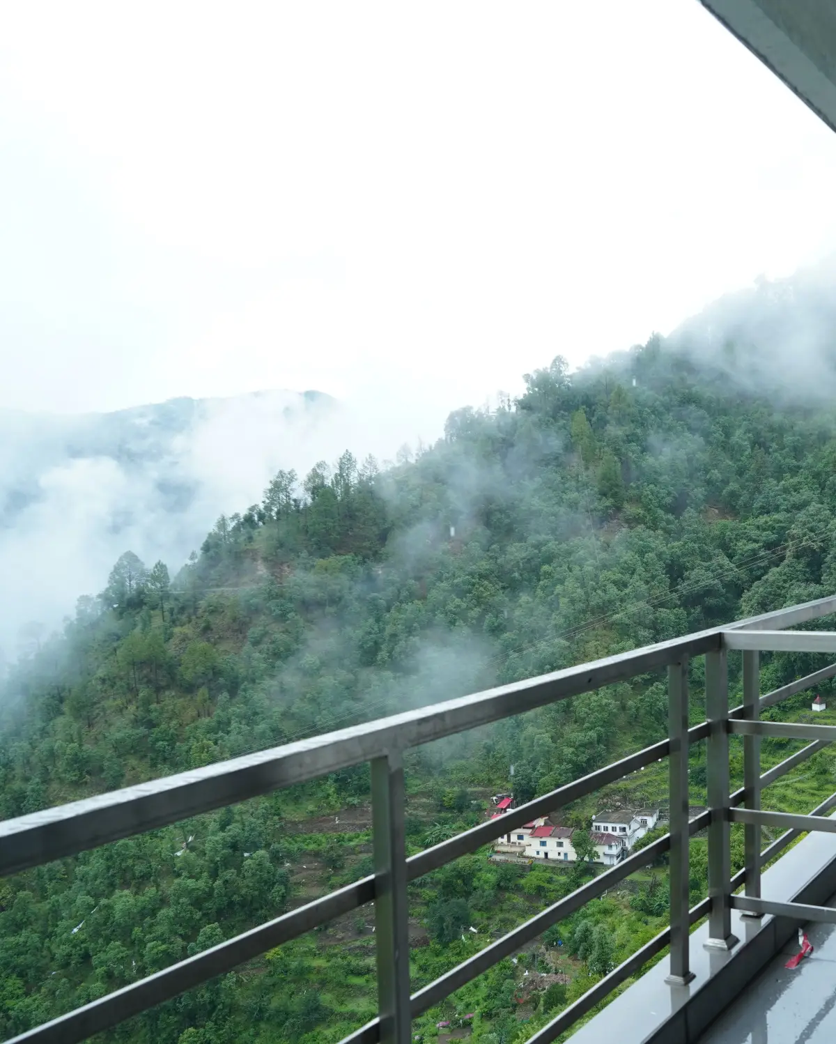 Private balcony with table and chairs, Hotel Cloud Inn, Ramgarh, Nainital