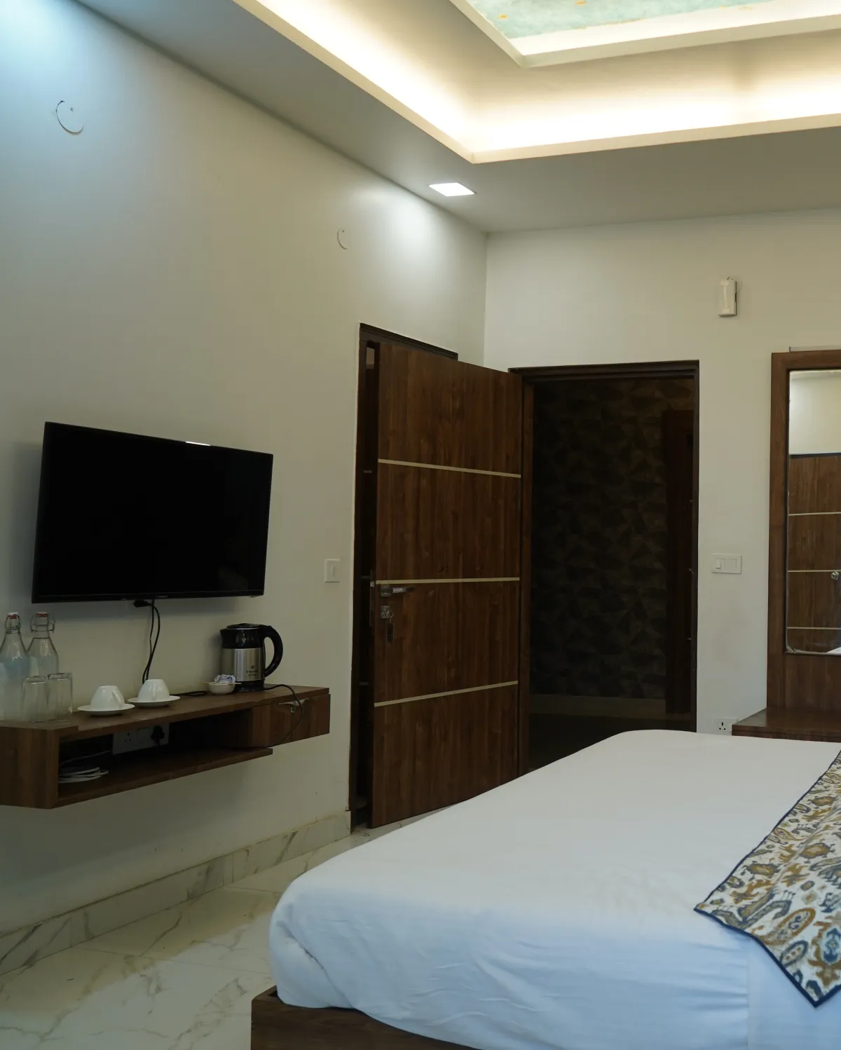 Standard room, garden facing, Hotel Cloud Inn, Ramgarh, Nainital